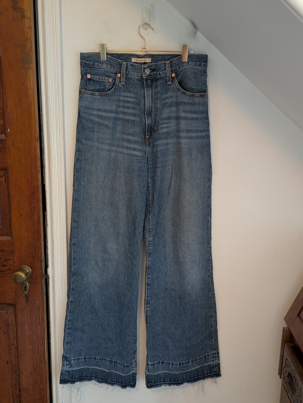 Levi's Women's Ribcage High Rise Wide Leg Denim Jean Released Hem Size 29x32
